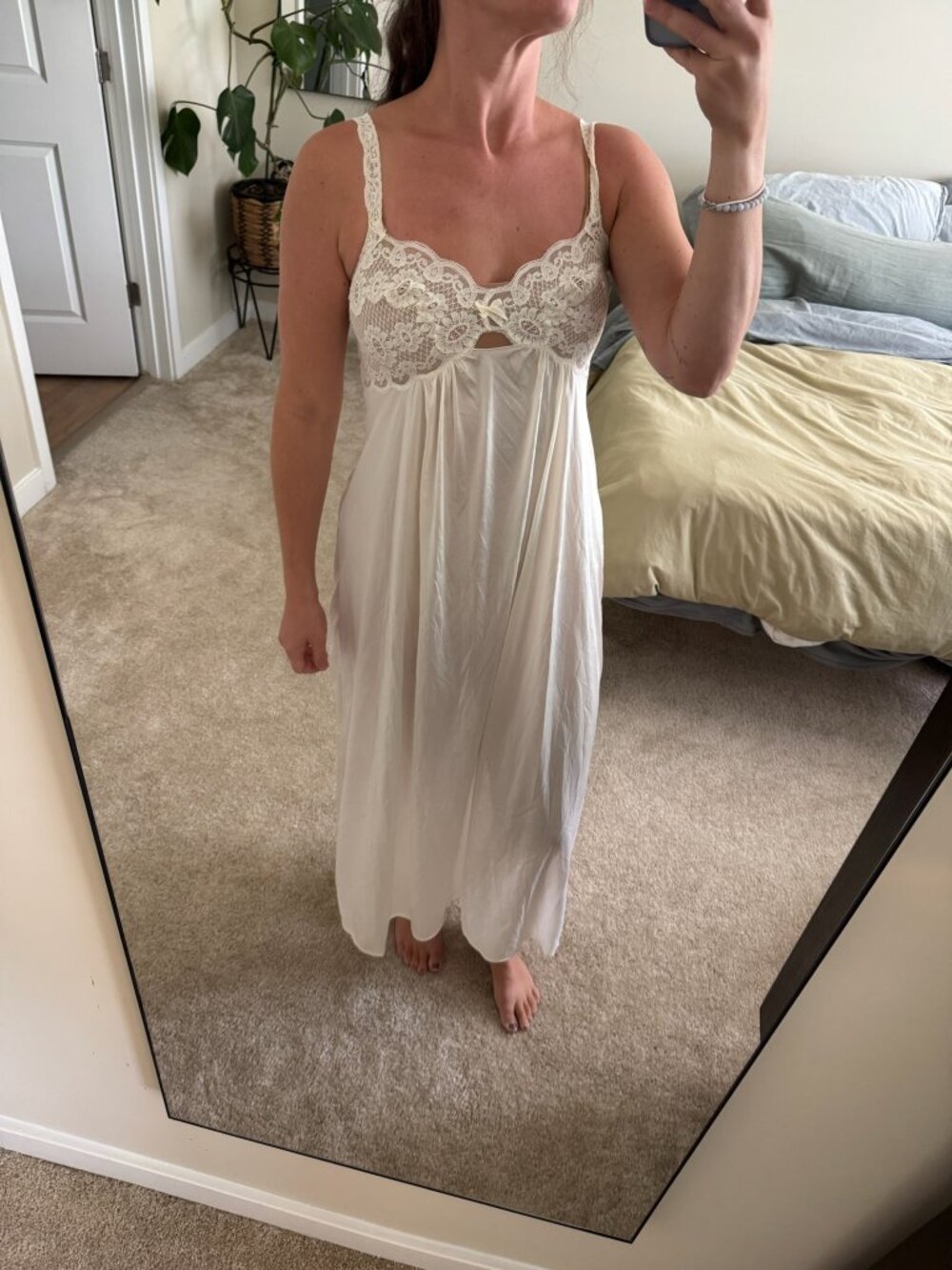 Vintage Kayser Off-White Lace Long Nightgown Size Medium
